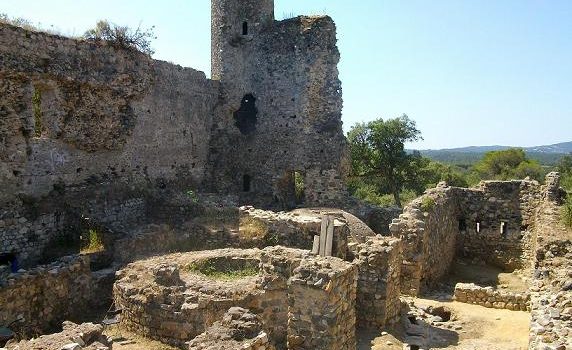 Novetats arqueològiques de la XI campanya al castell de St. Iscle de Vidreres